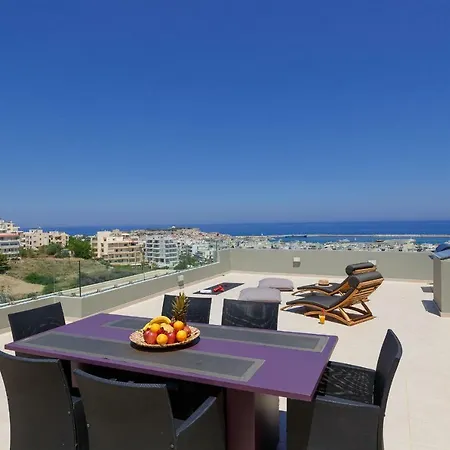 Stelios Penthouse Apartment *